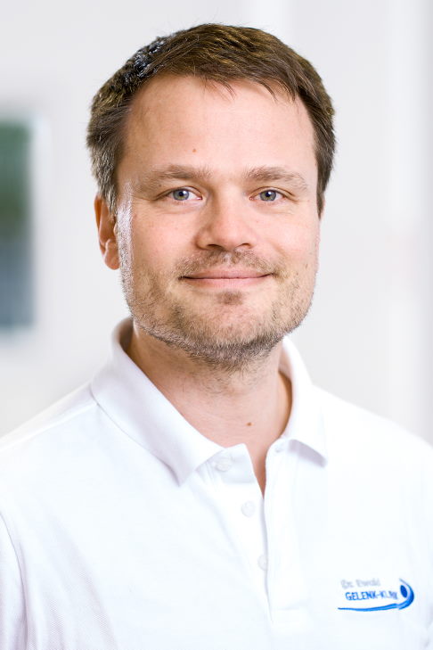  Dr. med. Christoph Ewald, residente de ortopedia y traumatología 